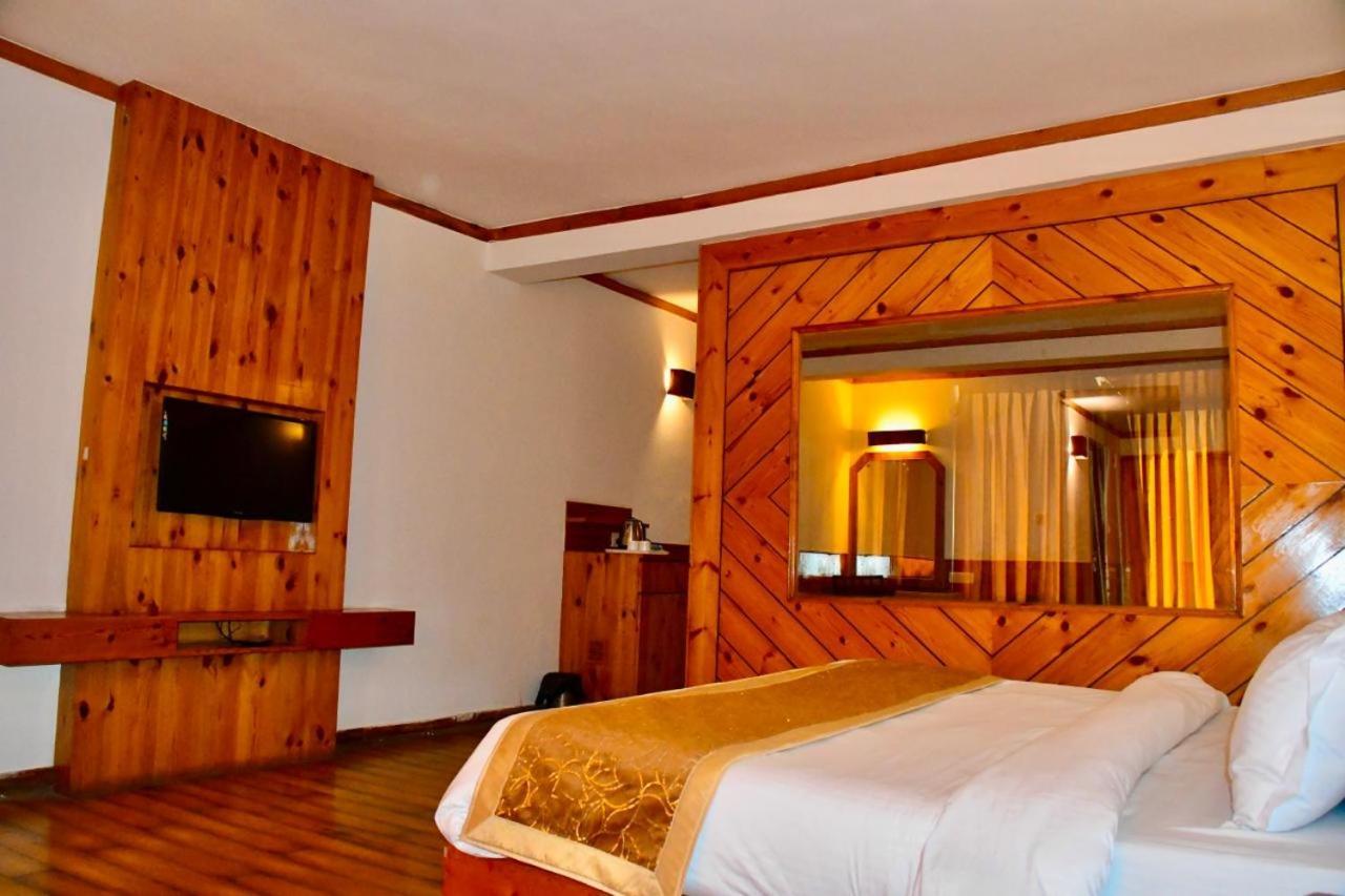 The Whispering Inn Resort And Bar Manali  Exterior photo