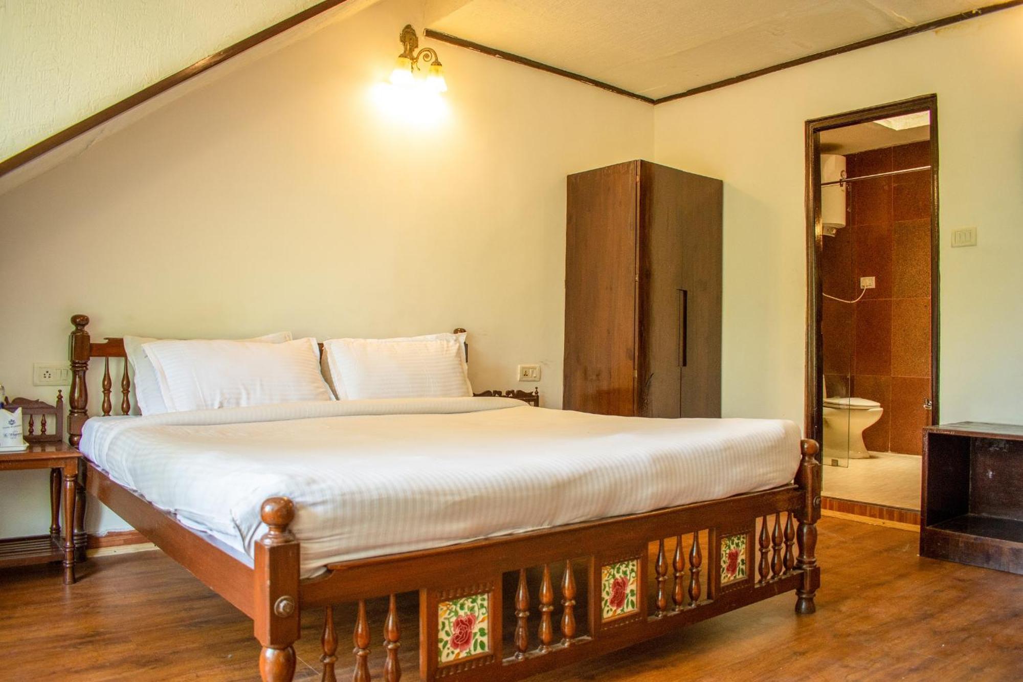The Whispering Inn Resort And Bar Manali  Exterior photo