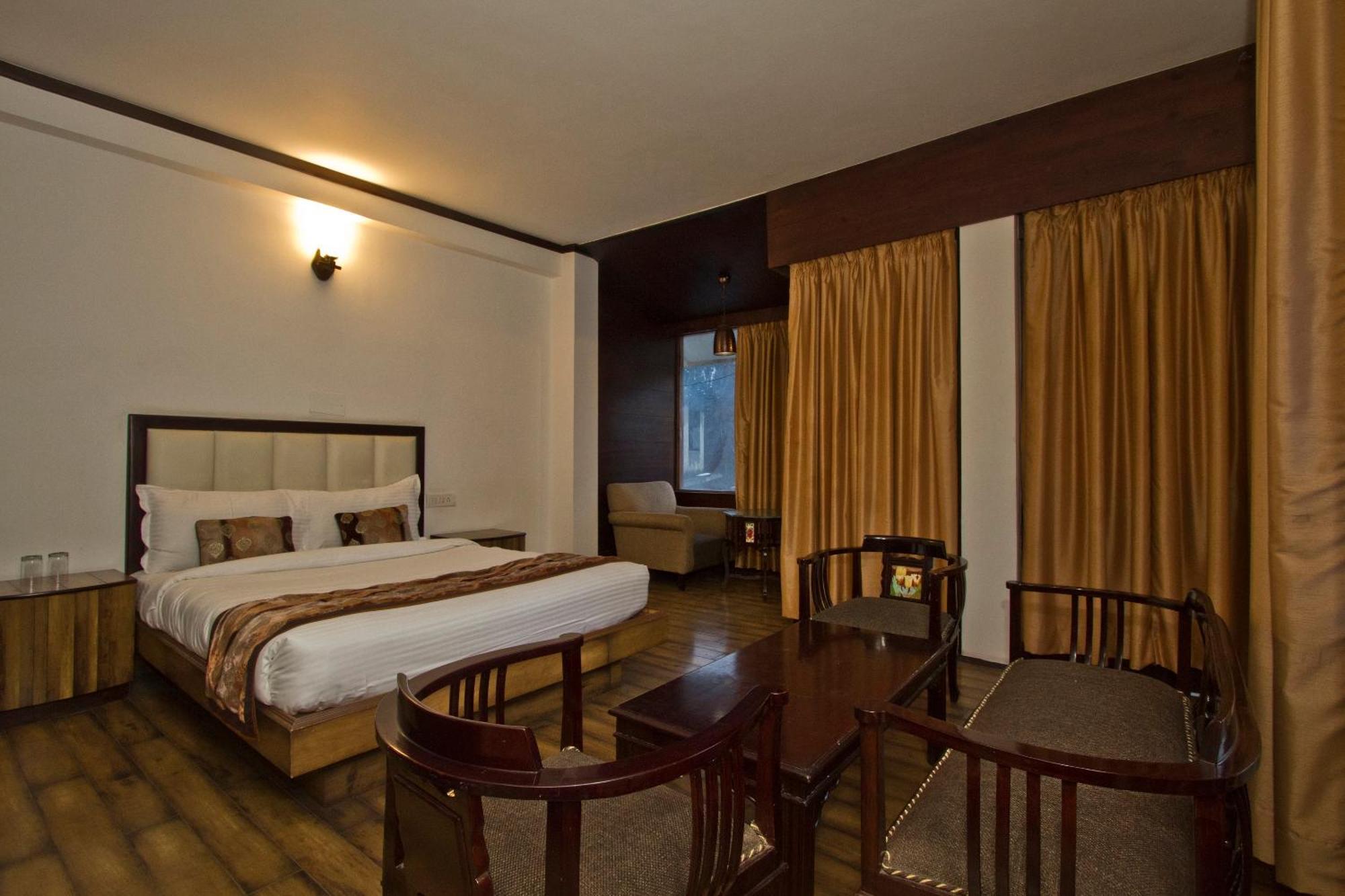 The Whispering Inn Resort And Bar Manali  Exterior photo